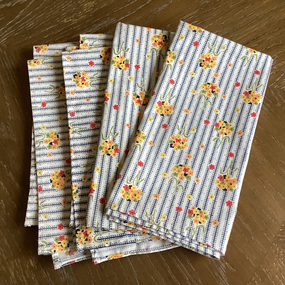 Set of Fout Large Multicolor Cloth Napkins - Picture 1 of 4